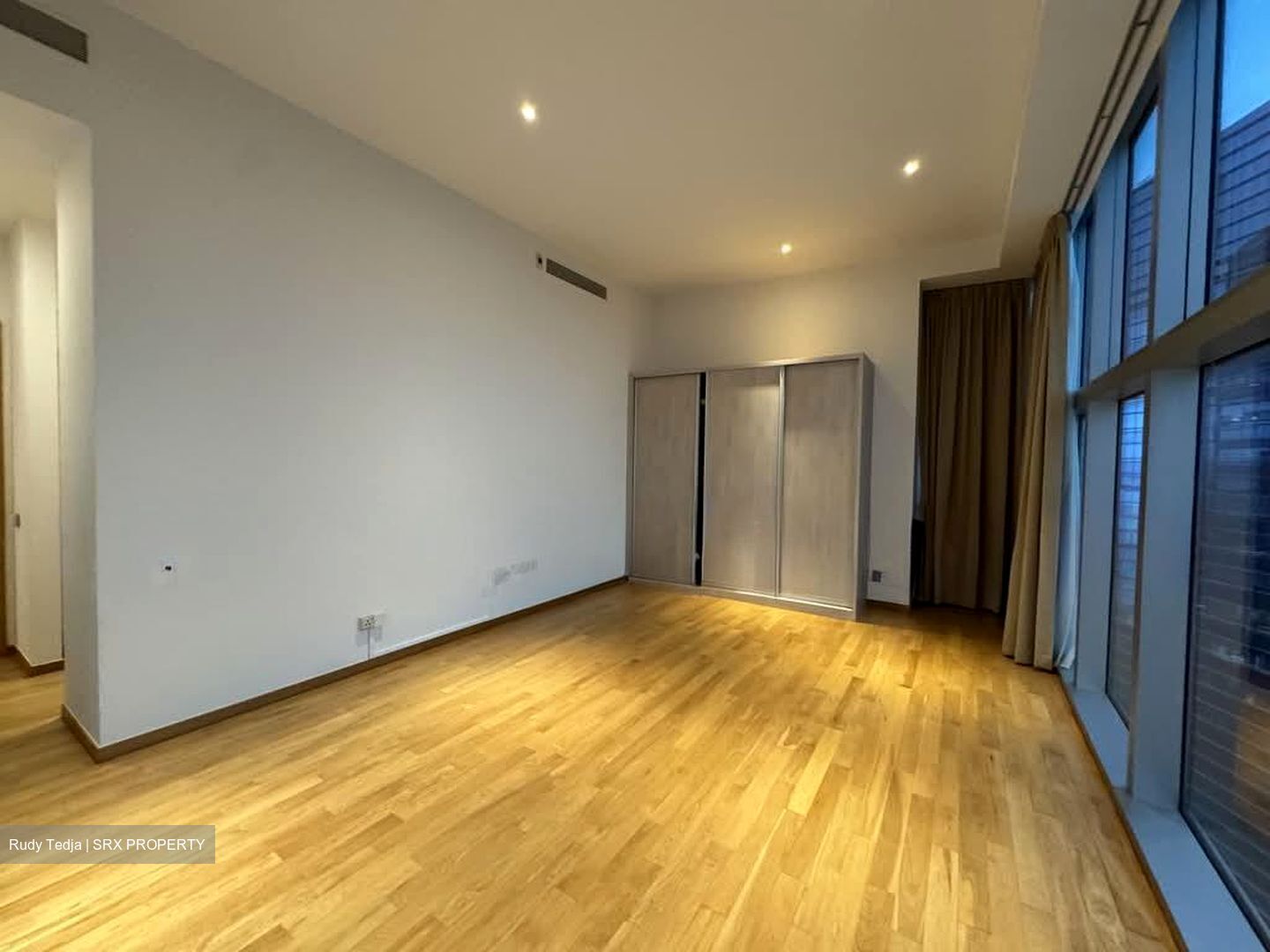 Marina Bay Residences (D1), Condominium #558279871